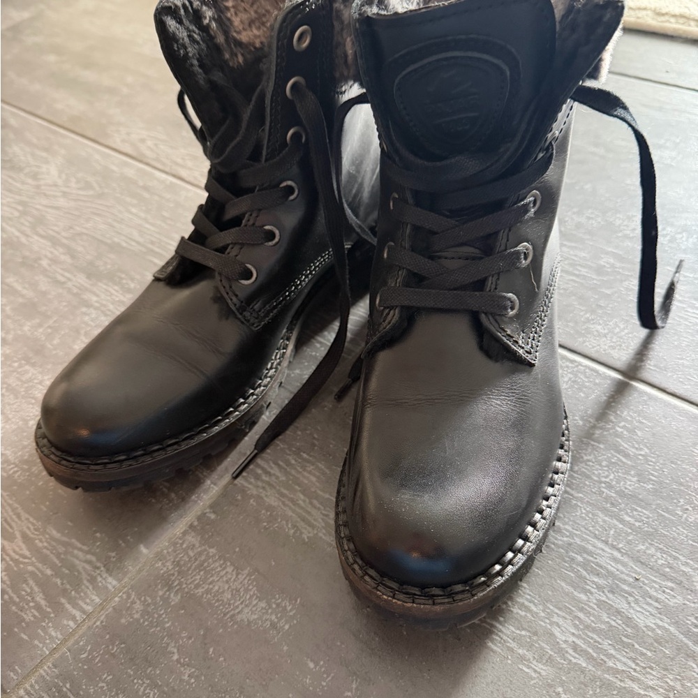 Pajar Black Leather Women’s Boots